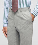 Costume en flanelle de laine dans un mélange de tons gris clair